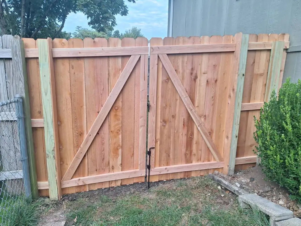 Cedar wood privacy fence gate Kansas City by Pride Fence KC